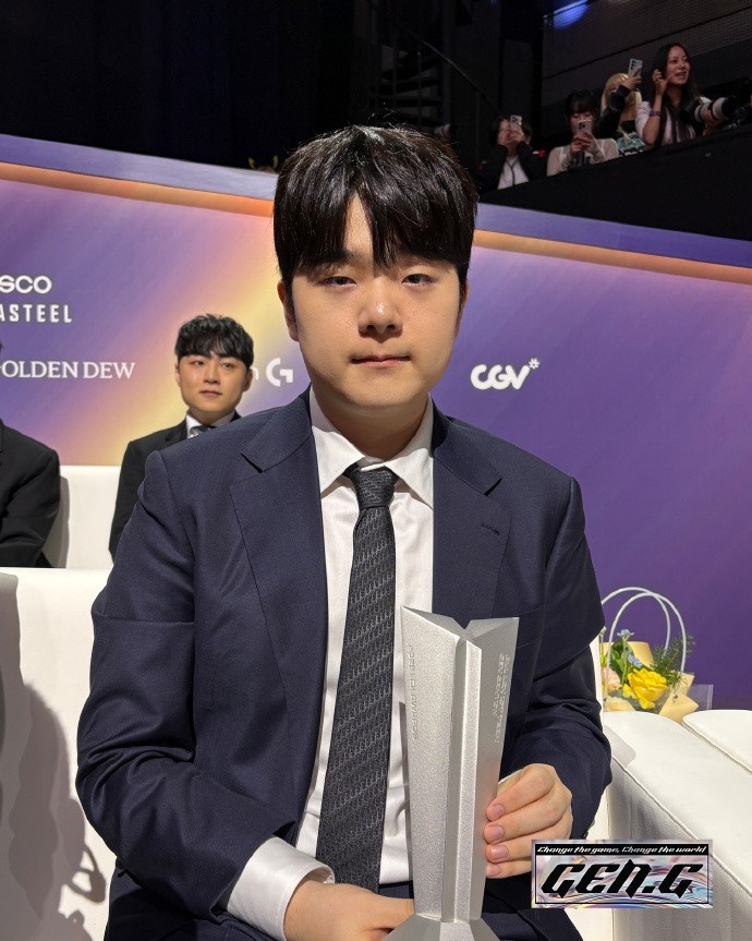 GEN官方晒颁奖返图：闪耀LCK Awards